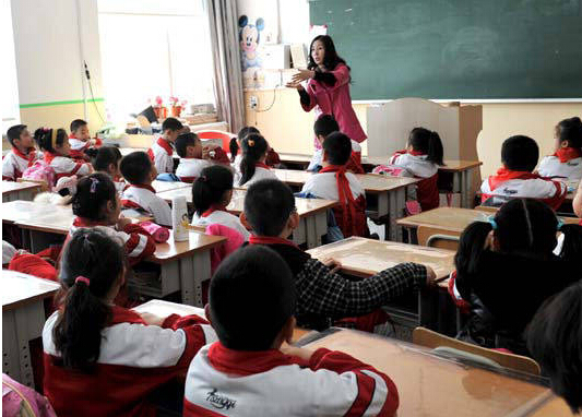 营口站前区红旗小学英语老师